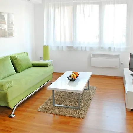 Modern Apartment *
